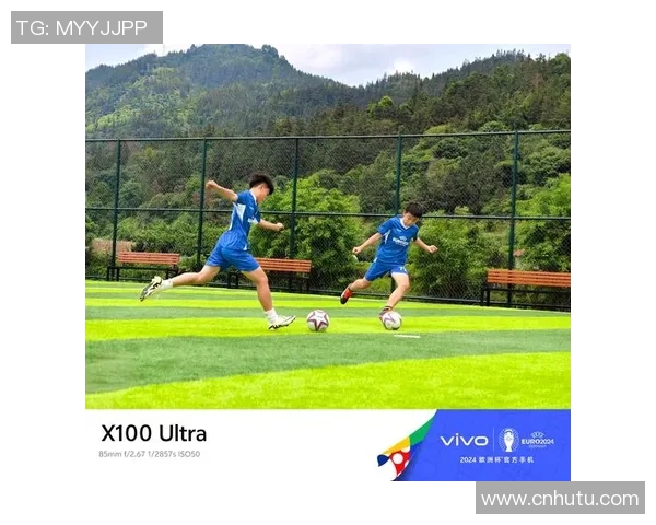 灿烈与足球明星们的精彩合影展现运动魅力与友谊的完美结合