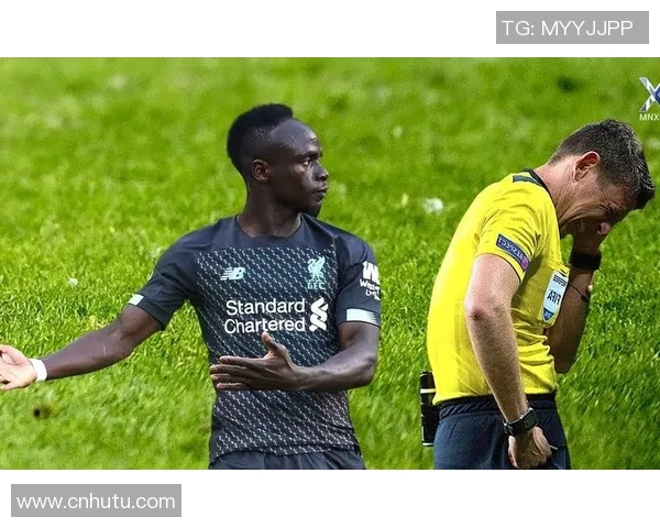 街头风采尽显足球明星驾车街拍瞬间回顾与时尚碰撞