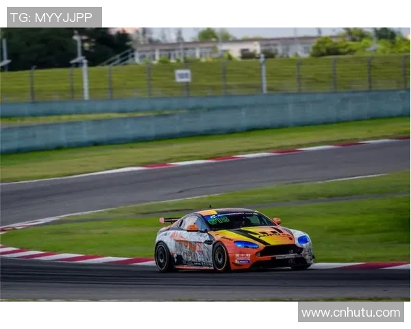 宝马汽车携手足球明星共谱激情赛场与豪华驾驭的完美结合 宝马汽车携手足球明星共谱激情赛场与豪华驾驭的完美结合