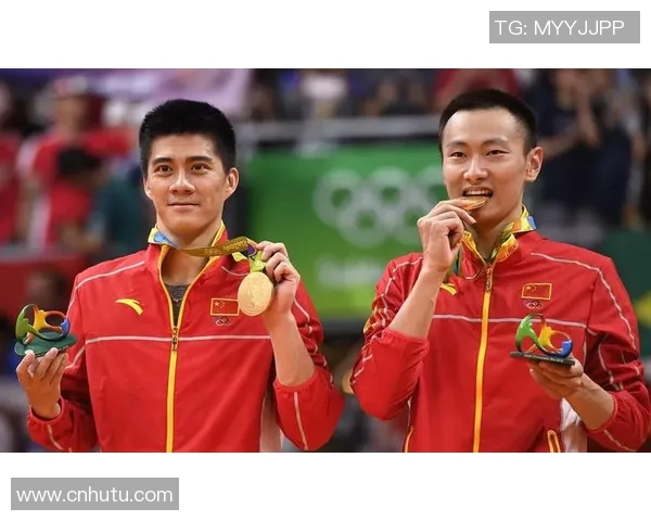 武汉羽毛球队与南京羽毛球队赛后复盘分析团队配合与战术执行的关键因素 武汉羽毛球队与南京羽毛球队赛后复盘分析团队配合与战术执行的关键因素