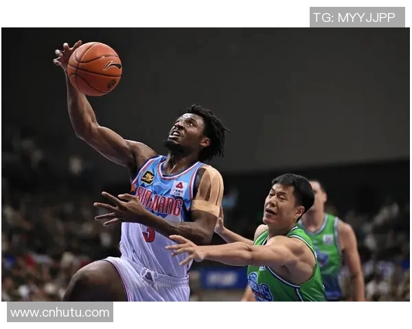 深圳篮球队在总决赛积分榜上以97分稳居第一位置,展现强劲实力 深圳篮球队在总决赛积分榜上以97分稳居第一位置,展现强劲实力